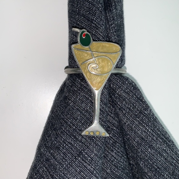 Set of Four napkins rings - Picture 5 of 6